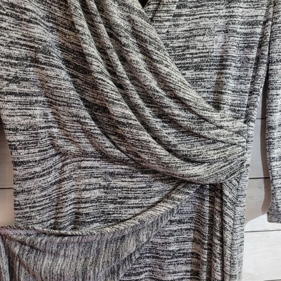 White House Black Market Gray Black Spacedye Soft Knit Faux Wrap Dress Size 4 - Picture 9 of 13
